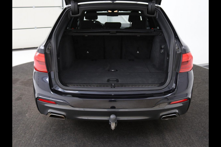 BMW 5 Serie Touring 540i xDrive High Executive | Head-Up Display | Sfeerverlichting | Trekhaak | achteruitrijcamera | Cruise Control | Navigatie | Stoelverwarming | LMV 18