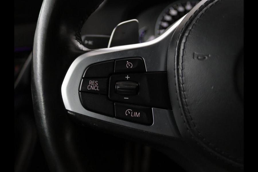 BMW 5 Serie Touring 540i xDrive High Executive | Head-Up Display | Sfeerverlichting | Trekhaak | achteruitrijcamera | Cruise Control | Navigatie | Stoelverwarming | LMV 18