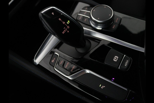 BMW 5 Serie Touring 540i xDrive High Executive | Head-Up Display | Sfeerverlichting | Trekhaak | achteruitrijcamera | Cruise Control | Navigatie | Stoelverwarming | LMV 18