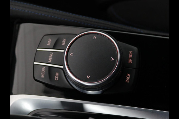 BMW 5 Serie Touring 540i xDrive High Executive | Head-Up Display | Sfeerverlichting | Trekhaak | achteruitrijcamera | Cruise Control | Navigatie | Stoelverwarming | LMV 18