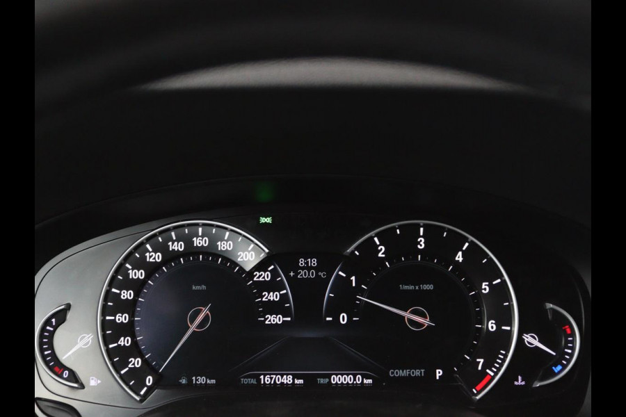 BMW 5 Serie Touring 540i xDrive High Executive | Head-Up Display | Sfeerverlichting | Trekhaak | achteruitrijcamera | Cruise Control | Navigatie | Stoelverwarming | LMV 18