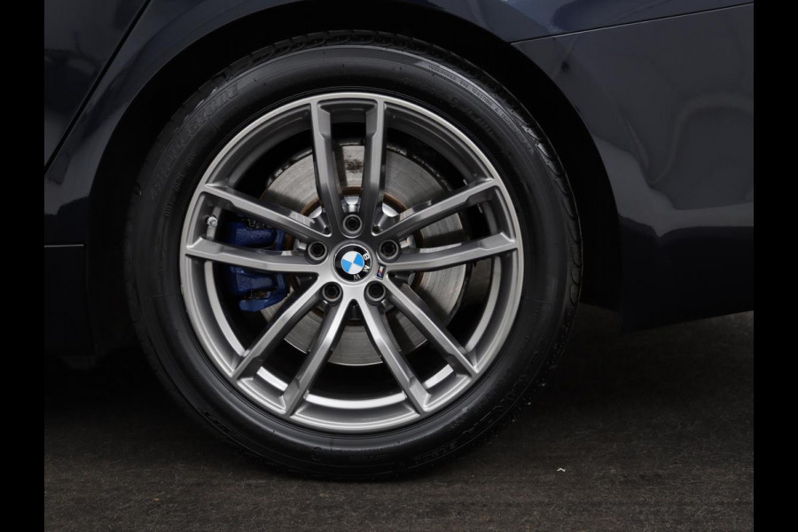 BMW 5 Serie Touring 540i xDrive High Executive | Head-Up Display | Sfeerverlichting | Trekhaak | achteruitrijcamera | Cruise Control | Navigatie | Stoelverwarming | LMV 18