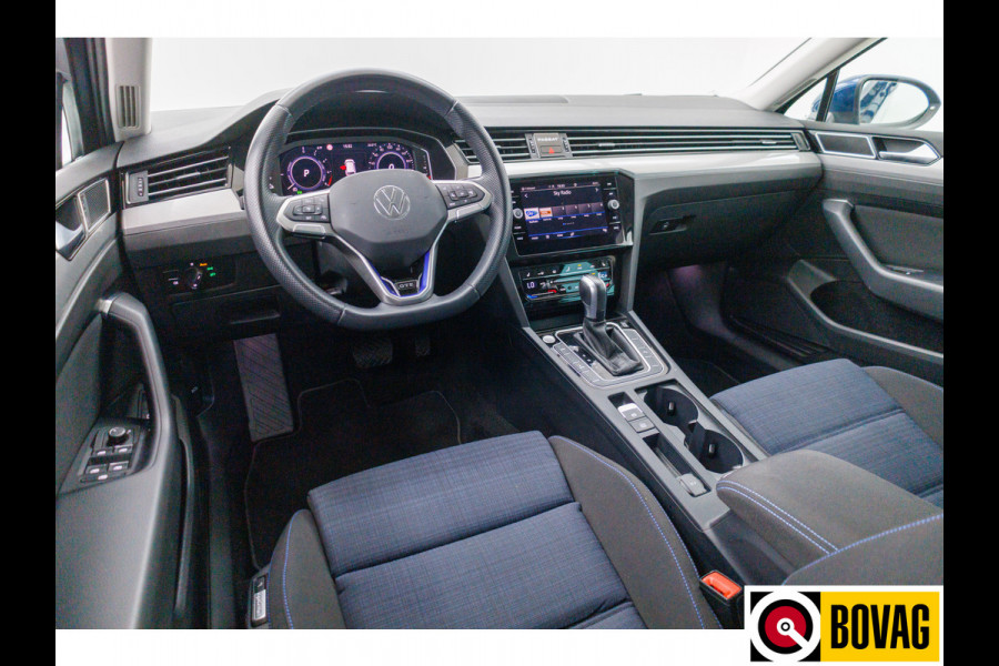 Volkswagen Passat Variant 1.4 TSI PHEV GTE Business | Stoelverwarming | Achterbankverwarming | Elec. klep Travel-assist, Camera, Navigatie, Digi dashbord, ACC