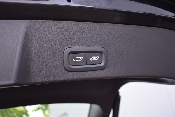 Volvo XC40 T4 211 PK Automaat Plug-in hybrid Ultimate Bright | H&K | ACC | 360 Camera | Glazen dak | Leder | Elektr. stoel | Stuurverwarming
