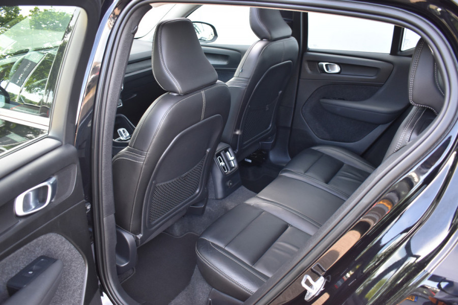 Volvo XC40 T4 211 PK Automaat Plug-in hybrid Ultimate Bright | H&K | ACC | 360 Camera | Glazen dak | Leder | Elektr. stoel | Stuurverwarming