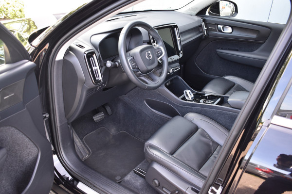Volvo XC40 T4 211 PK Automaat Plug-in hybrid Ultimate Bright | H&K | ACC | 360 Camera | Glazen dak | Leder | Elektr. stoel | Stuurverwarming