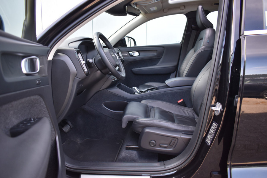 Volvo XC40 T4 211 PK Automaat Plug-in hybrid Ultimate Bright | H&K | ACC | 360 Camera | Glazen dak | Leder | Elektr. stoel | Stuurverwarming