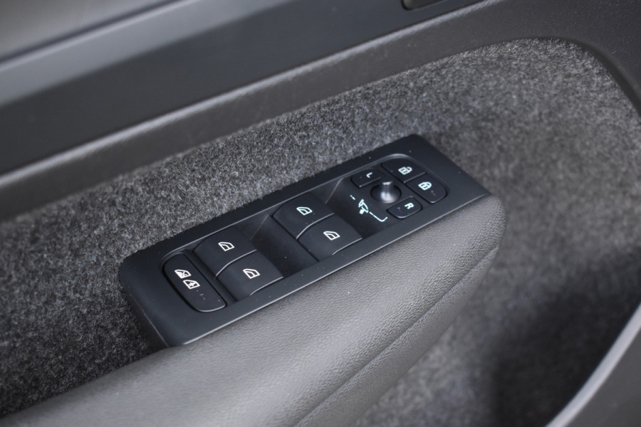 Volvo XC40 T4 211 PK Automaat Plug-in hybrid Ultimate Bright | H&K | ACC | 360 Camera | Glazen dak | Leder | Elektr. stoel | Stuurverwarming