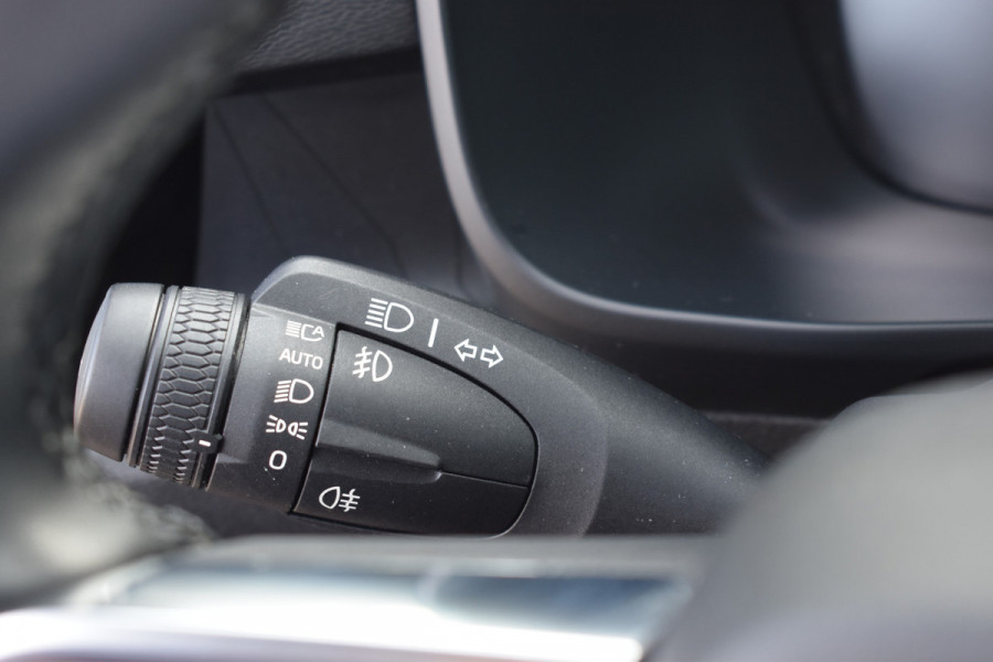Volvo XC40 T4 211 PK Automaat Plug-in hybrid Ultimate Bright | H&K | ACC | 360 Camera | Glazen dak | Leder | Elektr. stoel | Stuurverwarming