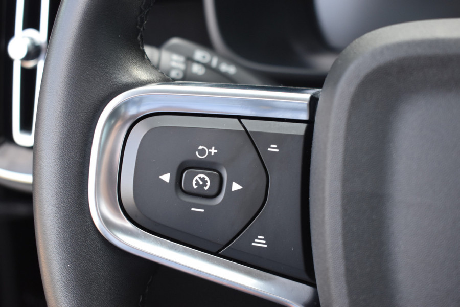 Volvo XC40 T4 211 PK Automaat Plug-in hybrid Ultimate Bright | H&K | ACC | 360 Camera | Glazen dak | Leder | Elektr. stoel | Stuurverwarming