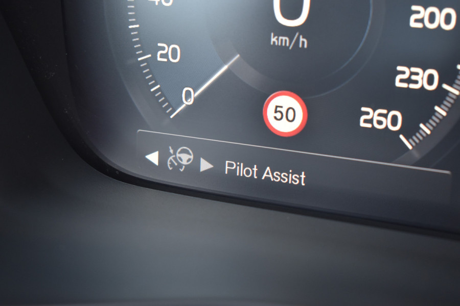 Volvo XC40 T4 211 PK Automaat Plug-in hybrid Ultimate Bright | H&K | ACC | 360 Camera | Glazen dak | Leder | Elektr. stoel | Stuurverwarming