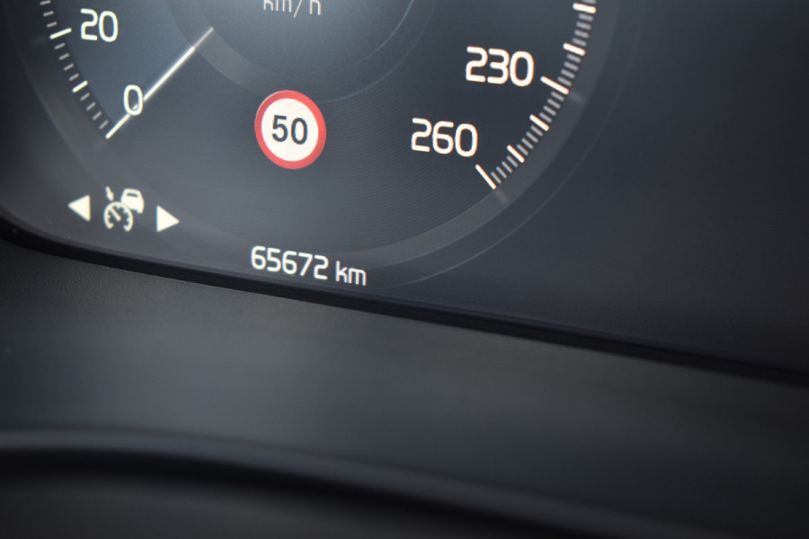 Volvo XC40 T4 211 PK Automaat Plug-in hybrid Ultimate Bright | H&K | ACC | 360 Camera | Glazen dak | Leder | Elektr. stoel | Stuurverwarming