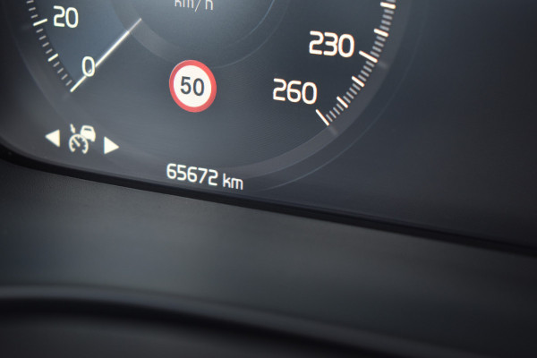 Volvo XC40 T4 211 PK Automaat Plug-in hybrid Ultimate Bright | H&K | ACC | 360 Camera | Glazen dak | Leder | Elektr. stoel | Stuurverwarming