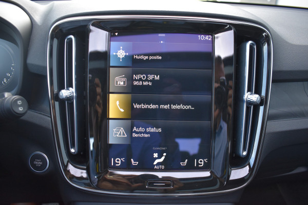 Volvo XC40 T4 211 PK Automaat Plug-in hybrid Ultimate Bright | H&K | ACC | 360 Camera | Glazen dak | Leder | Elektr. stoel | Stuurverwarming