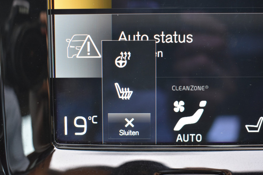 Volvo XC40 T4 211 PK Automaat Plug-in hybrid Ultimate Bright | H&K | ACC | 360 Camera | Glazen dak | Leder | Elektr. stoel | Stuurverwarming