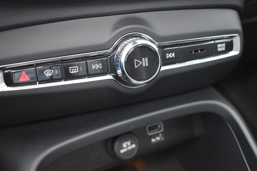 Volvo XC40 T4 211 PK Automaat Plug-in hybrid Ultimate Bright | H&K | ACC | 360 Camera | Glazen dak | Leder | Elektr. stoel | Stuurverwarming