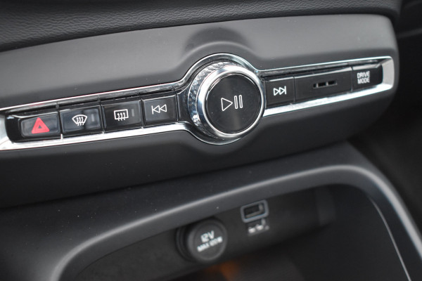 Volvo XC40 T4 211 PK Automaat Plug-in hybrid Ultimate Bright | H&K | ACC | 360 Camera | Glazen dak | Leder | Elektr. stoel | Stuurverwarming