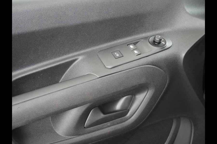 Opel Combo 1.5D 102PK L1H1 Airco Apple Carplay Android Auto Navi Cruise Control DAB Pdc Armsteun Bluetooth Edition Betonplex Vloer Lat om Lat Betimmering Schuifdeur  Edition+ Pack 1e Eigenaar