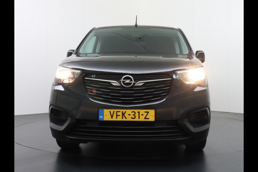 Opel Combo 1.5D 102PK L1H1 Airco Apple Carplay Android Auto Navi Cruise Control DAB Pdc Armsteun Bluetooth Edition Betonplex Vloer Lat om Lat Betimmering Schuifdeur  Edition+ Pack 1e Eigenaar