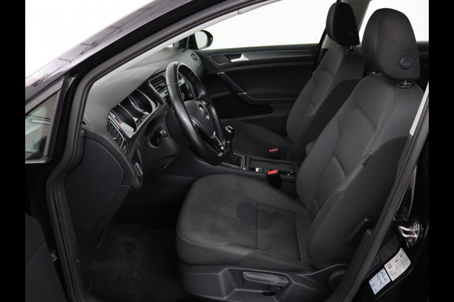 Volkswagen GOLF Variant 1.6 TDI Comfortline | Apple Carplay | Navigatie | Cruise Control Adaptief | Parkeersensor voor en achter | LED | LMV