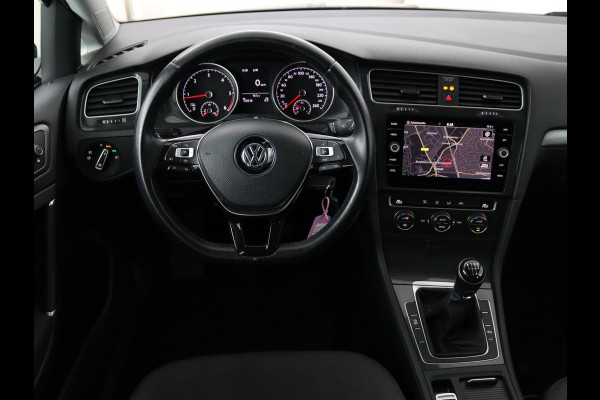 Volkswagen GOLF Variant 1.6 TDI Comfortline | Apple Carplay | Navigatie | Cruise Control Adaptief | Parkeersensor voor en achter | LED | LMV