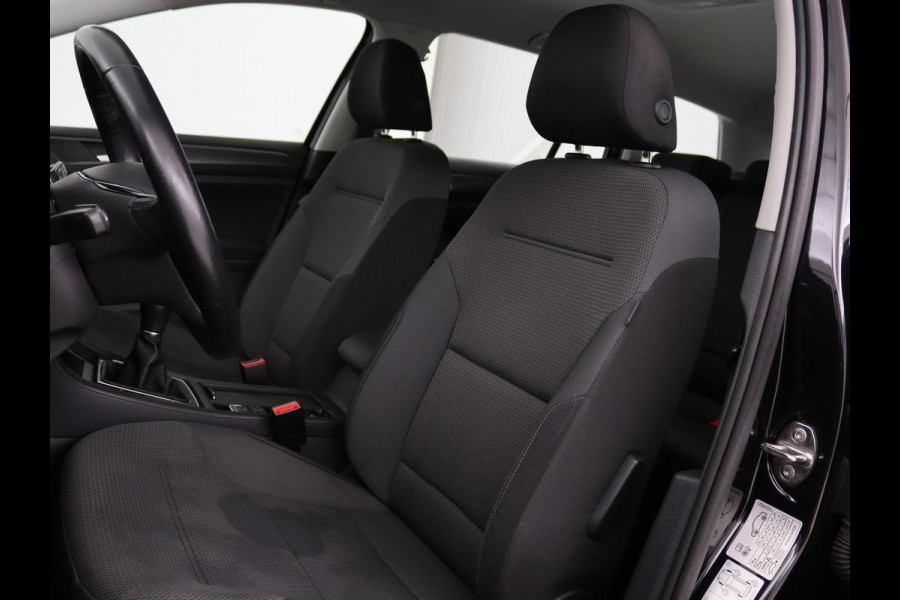 Volkswagen GOLF Variant 1.6 TDI Comfortline | Apple Carplay | Navigatie | Cruise Control Adaptief | Parkeersensor voor en achter | LED | LMV