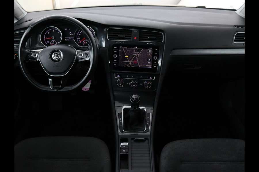 Volkswagen GOLF Variant 1.6 TDI Comfortline | Apple Carplay | Navigatie | Cruise Control Adaptief | Parkeersensor voor en achter | LED | LMV