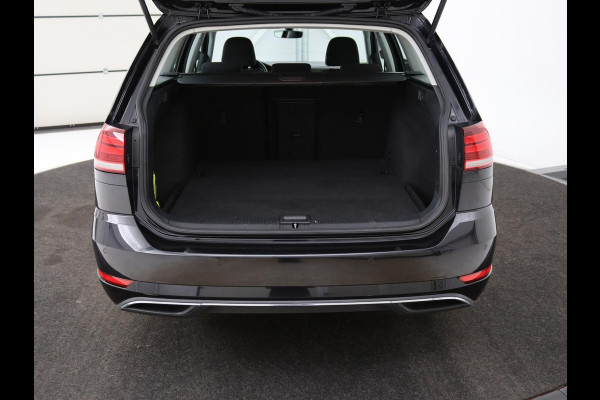 Volkswagen GOLF Variant 1.6 TDI Comfortline | Apple Carplay | Navigatie | Cruise Control Adaptief | Parkeersensor voor en achter | LED | LMV