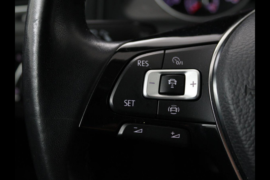 Volkswagen GOLF Variant 1.6 TDI Comfortline | Apple Carplay | Navigatie | Cruise Control Adaptief | Parkeersensor voor en achter | LED | LMV