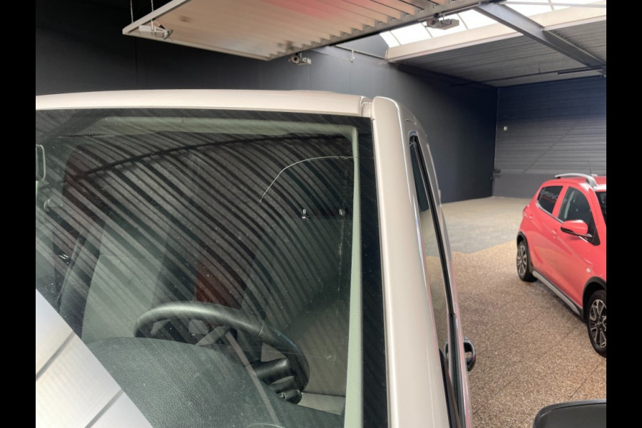 Volkswagen Transporter T6 150pk L2H1 Deurtjes comfort pakket trekhaak bpm vrij