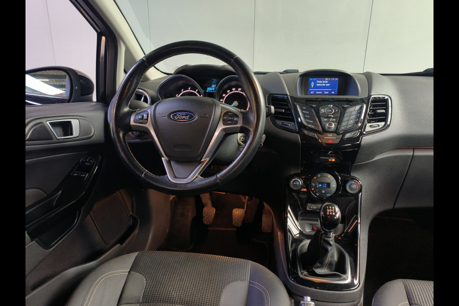 Ford Fiesta 1.0 EcoBoost Titanium Rijklaar  + 12 maanden Bovag-garantie Henk Jongen Auto's in Helmond,  al 50 jaar service zoals 't hoort!