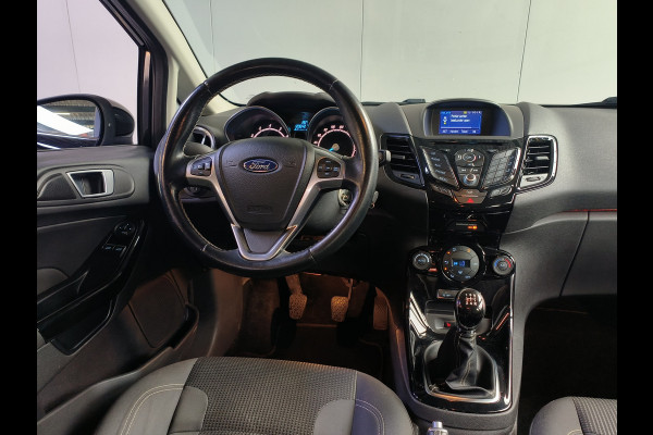 Ford Fiesta 1.0 EcoBoost Titanium Rijklaar  + 12 maanden Bovag-garantie Henk Jongen Auto's in Helmond,  al 50 jaar service zoals 't hoort!