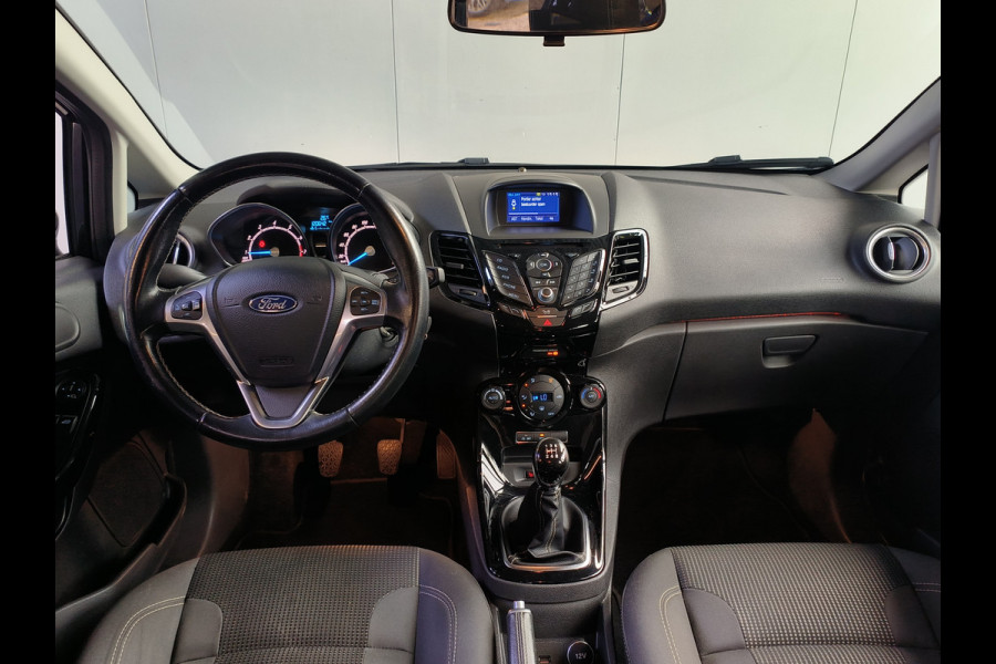 Ford Fiesta 1.0 EcoBoost Titanium Rijklaar  + 12 maanden Bovag-garantie Henk Jongen Auto's in Helmond,  al 50 jaar service zoals 't hoort!