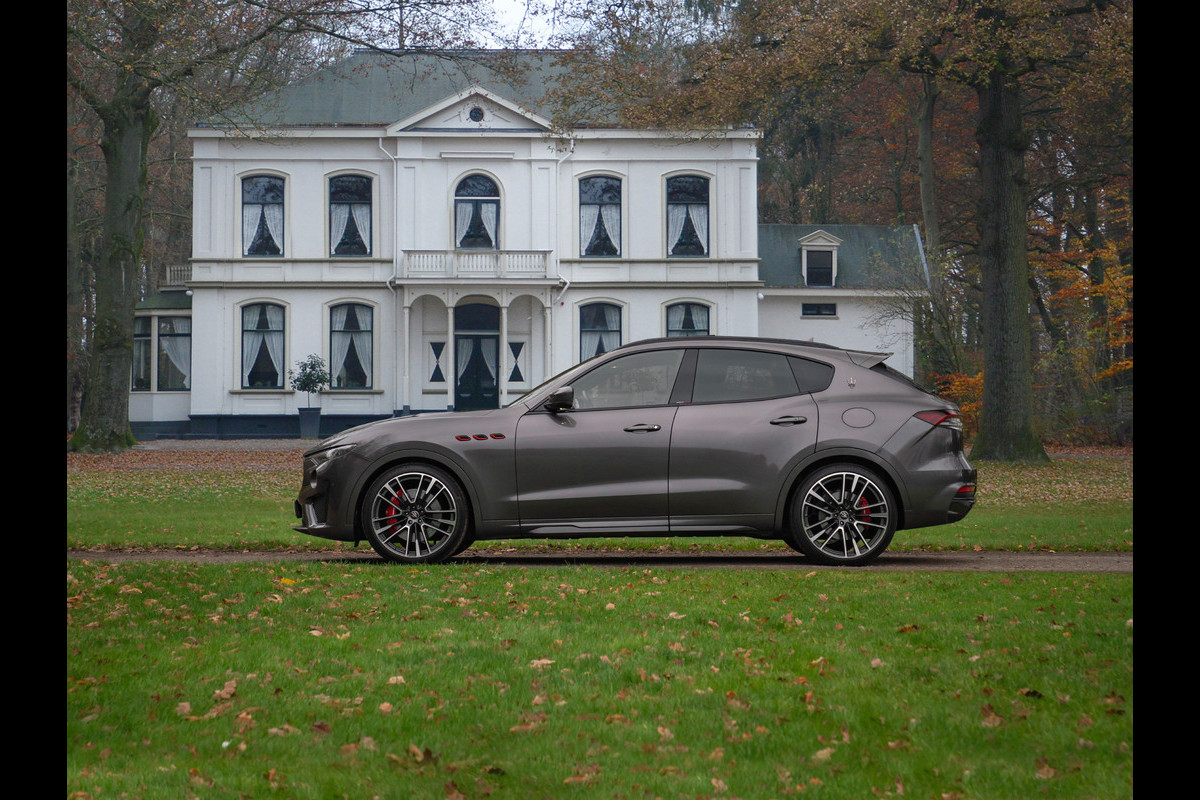 Maserati Levante 3.8 V8 Trofeo 580pk | 1e eig | Bowers&Wilkins | NL-auto | 22 inch Maserati Levante 3.8 V8 Trofeo 580pk | 1e eig | Bowers&Wilkins | NL-auto | 22 inch