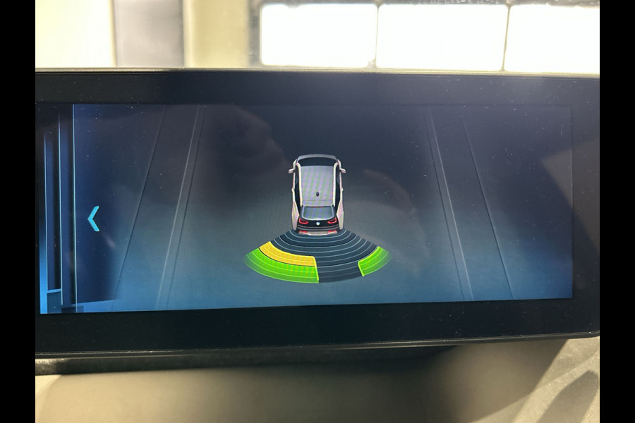 BMW i3 Basis iPerformance 94Ah 33 kWh | Warmtepomp! | Navigatie | Verwarmde voorstoelen SoH (batterijcheck) 89 % score!