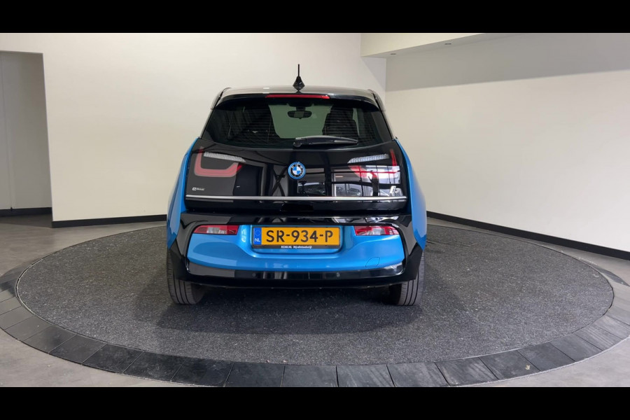 BMW i3 Basis iPerformance 94Ah 33 kWh | Warmtepomp! | Navigatie | Verwarmde voorstoelen SoH (batterijcheck) 89 % score!