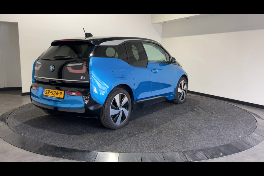 BMW i3 Basis iPerformance 94Ah 33 kWh | Warmtepomp! | Navigatie | Verwarmde voorstoelen SoH (batterijcheck) 89 % score!