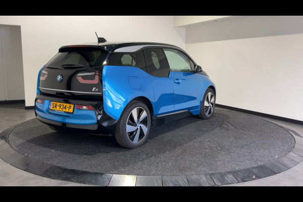 BMW i3 Basis iPerformance 94Ah 33 kWh | Warmtepomp! | Navigatie | Verwarmde voorstoelen SoH (batterijcheck) 89 % score!