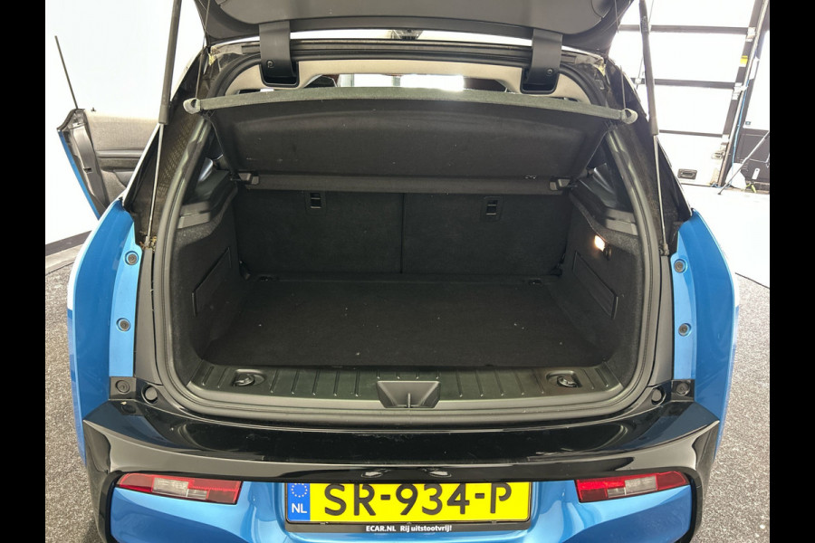 BMW i3 Basis iPerformance 94Ah 33 kWh | Warmtepomp! | Navigatie | Verwarmde voorstoelen SoH (batterijcheck) 89 % score!