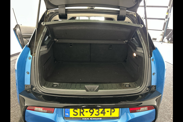 BMW i3 Basis iPerformance 94Ah 33 kWh | Warmtepomp! | Navigatie | Verwarmde voorstoelen SoH (batterijcheck) 89 % score!