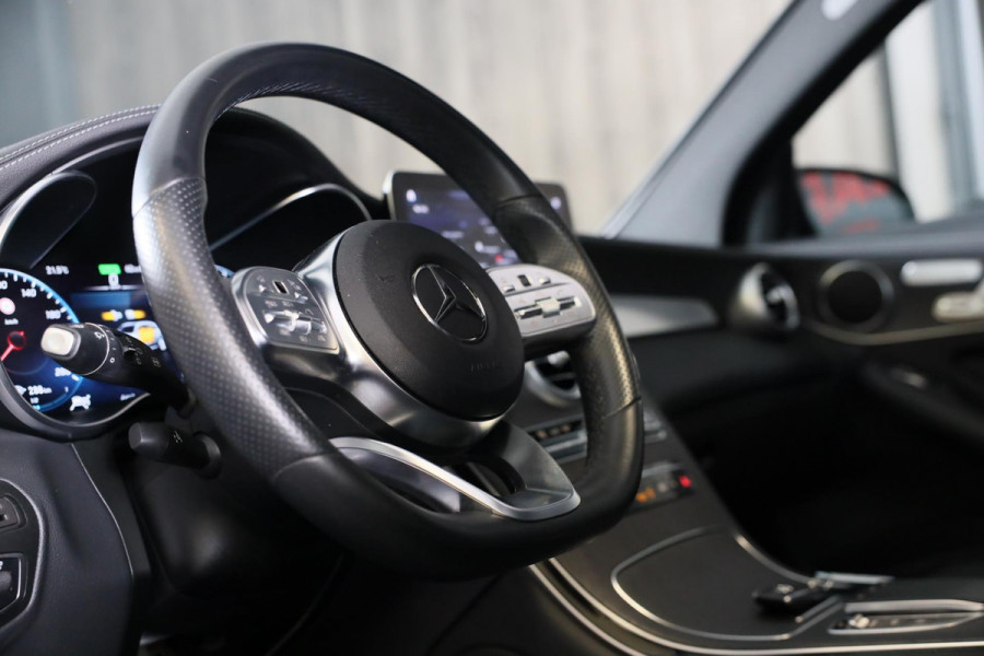 Mercedes-Benz GLC 300e 4MATIC AMG 63 Look / Memory / Digital Cockpit / Open Panoramadak / Camera / Acc / Led / 20 Inch