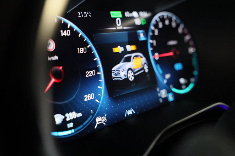 Mercedes-Benz GLC 300e 4MATIC AMG 63 Look / Memory / Digital Cockpit / Open Panoramadak / Camera / Acc / Led / 20 Inch