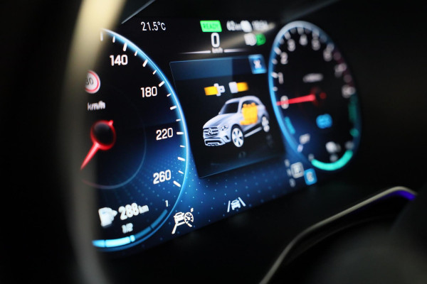 Mercedes-Benz GLC 300e 4MATIC AMG 63 Look / Memory / Digital Cockpit / Open Panoramadak / Camera / Acc / Led / 20 Inch