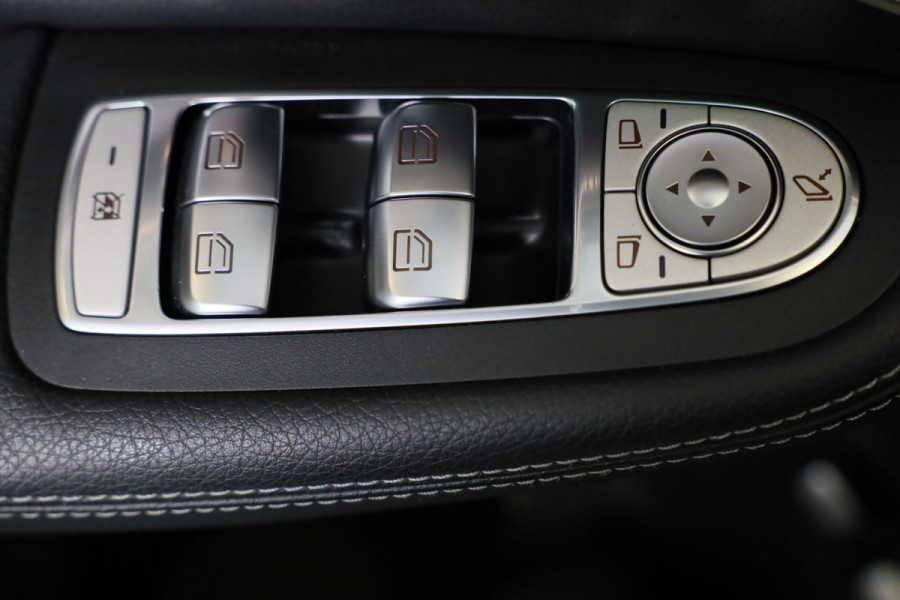 Mercedes-Benz GLC 300e 4MATIC AMG 63 Look / Memory / Digital Cockpit / Open Panoramadak / Camera / Acc / Led / 20 Inch