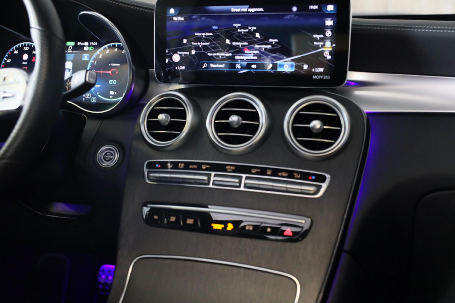 Mercedes-Benz GLC 300e 4MATIC AMG 63 Look / Memory / Digital Cockpit / Open Panoramadak / Camera / Acc / Led / 20 Inch