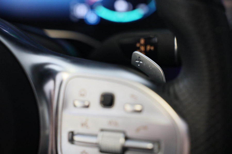 Mercedes-Benz GLC 300e 4MATIC AMG 63 Look / Memory / Digital Cockpit / Open Panoramadak / Camera / Acc / Led / 20 Inch
