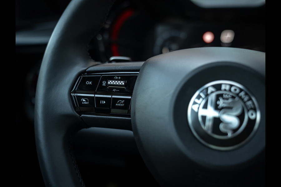 Alfa Romeo junior 1.2 Turbo Hybrid Ibrida Speciale | Adapt. Cruise | Techno Pack | Rosso Brera