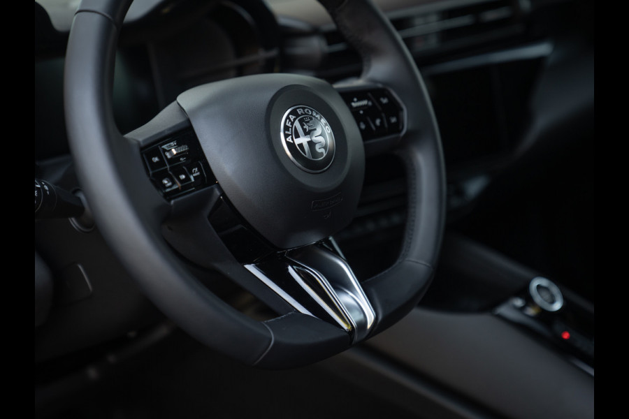 Alfa Romeo junior 1.2 Turbo Hybrid Ibrida Speciale | Adapt. Cruise | Techno Pack | Rosso Brera