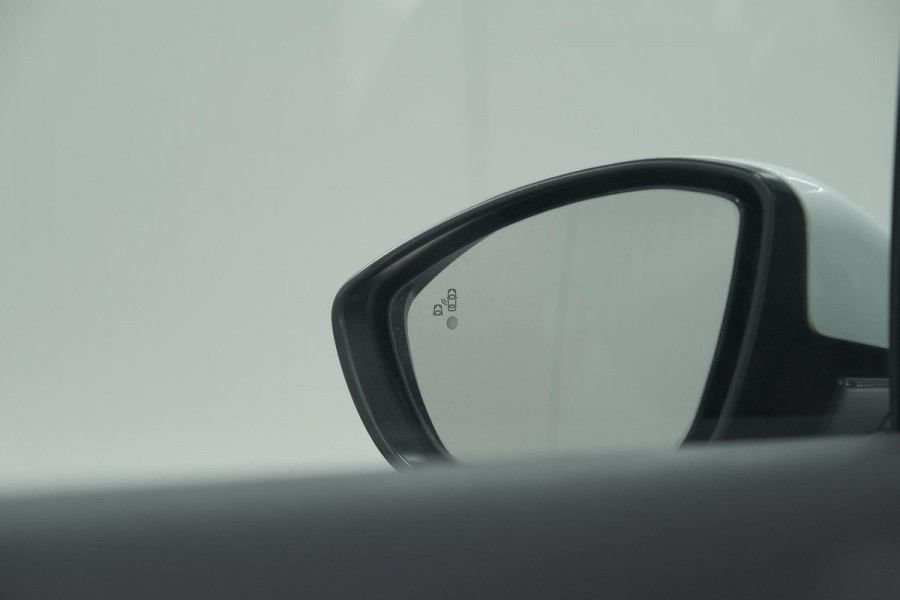 Citroën C3 PureTech 110 EAT6 Shine | Camera | Dodehoekdetecttie | Navigatie | Apple Carplay
