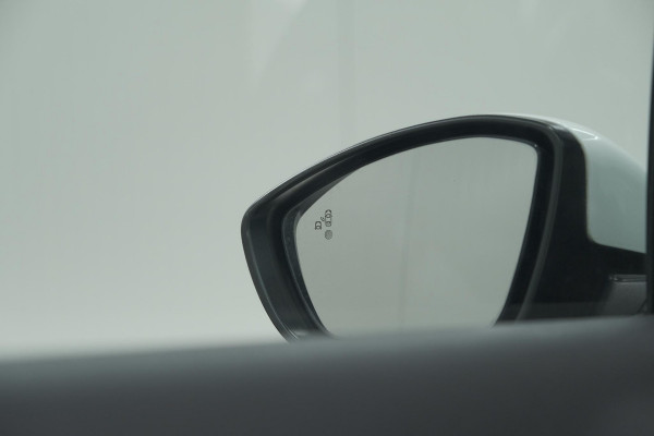 Citroën C3 PureTech 110 EAT6 Shine | Camera | Dodehoekdetecttie | Navigatie | Apple Carplay